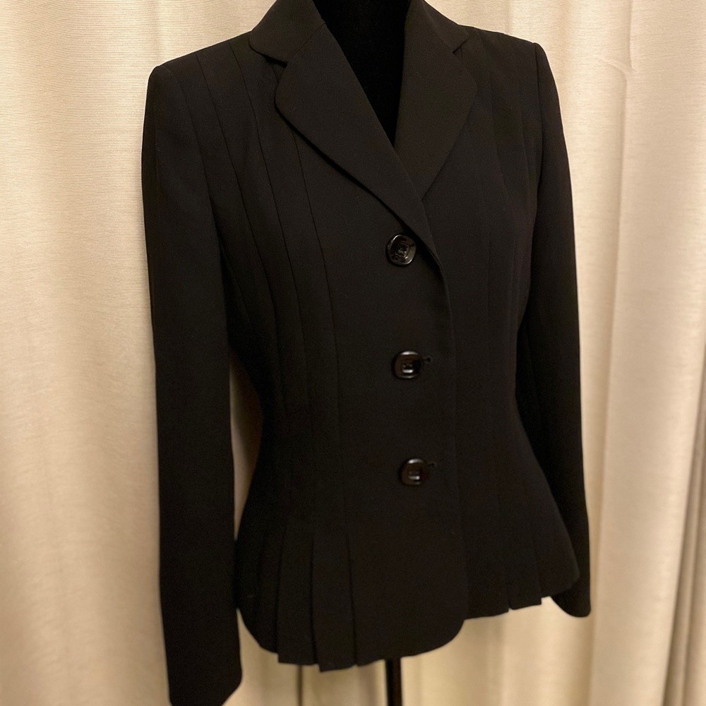 Le Suit Black Pant Suit Set size 6